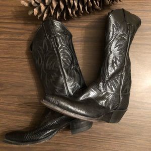 Women’s vintage cowboy boots
